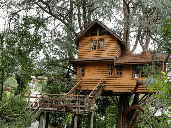 Treehouse play zone at Moonglade luxury community near Narsingi